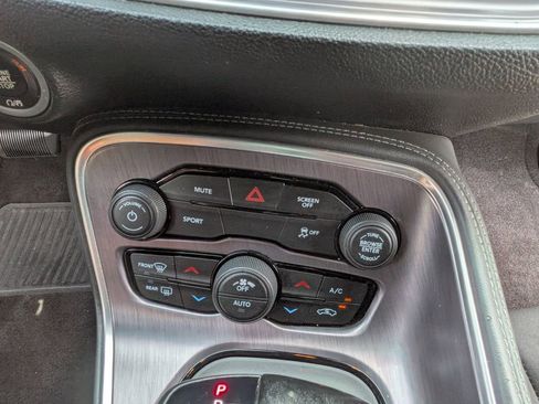 Used 2018 Dodge Challenger SXT RWD image 20