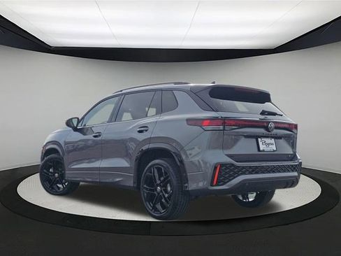 New 2026 Volkswagen Tiguan SE R-Line image 5