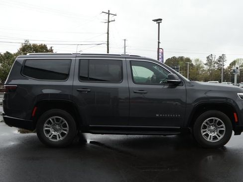 Used 2024 Jeep Wagoneer 4DR 2WD image 4