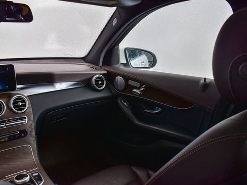 Used 2018 Mercedes-Benz GLC 300 4MATIC image 23