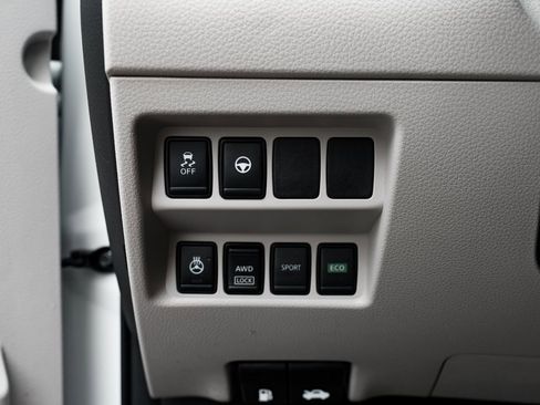 Used 2022 Nissan Rogue Sport SL w/ Premium Package image 18