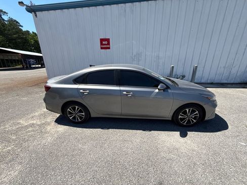 Used 2024 Kia Forte LXS FWD image 5