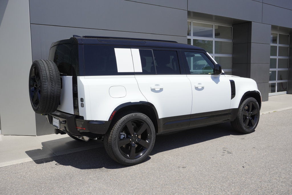 New 2026 Land Rover Defender 110 X-Dynamic SE AWD/4WD image 4
