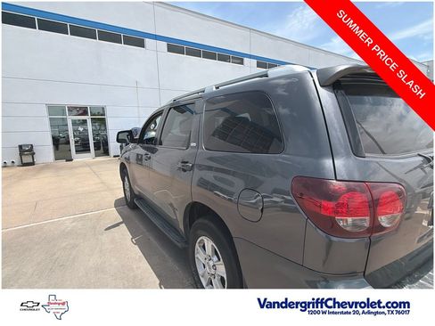 Used 2018 Toyota Sequoia SR5 RWD image 6