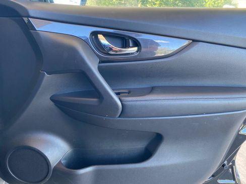 Used 2018 Nissan Rogue S FWD image 29