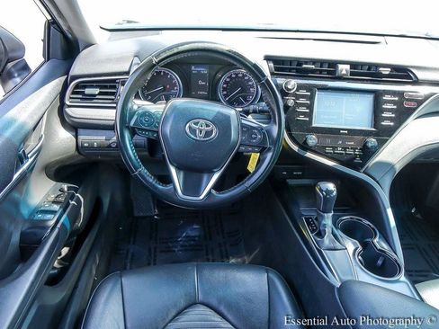 Used 2020 Toyota Camry SE FWD image 12