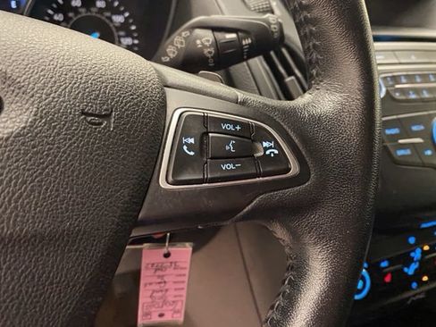 Used 2015 Ford Focus SE w/ SE Sport Package FWD image 28