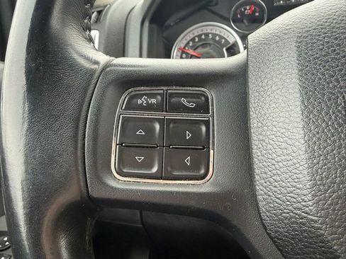 Used 2019 RAM 1500 Classic SLT w/ Luxury Group image 15