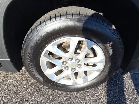 Used 2020 Chevrolet Traverse LS image 10