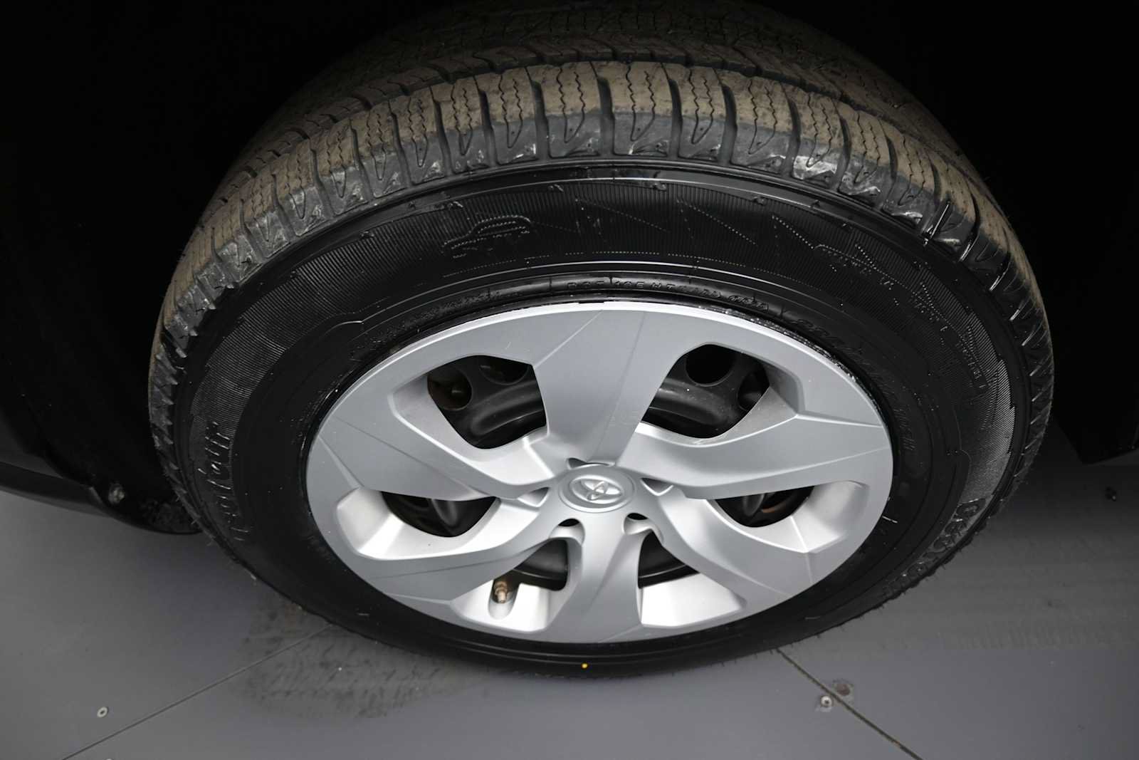 Used 2025 Toyota RAV4 LE FWD image 13