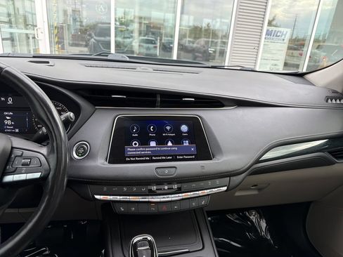 Used 2021 Cadillac XT4 Premium Luxury AWD/4WD image 18