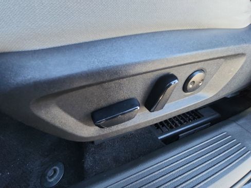 Used 2024 Nissan Rogue SV image 14