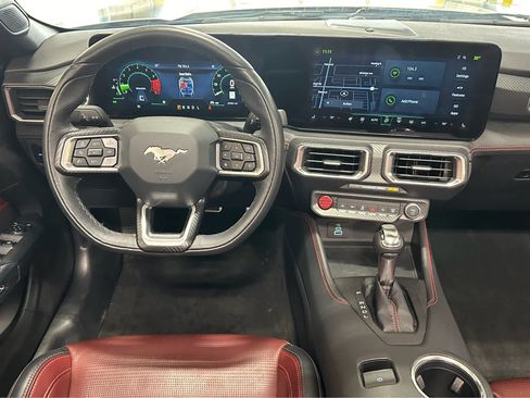 Used 2025 Ford Mustang Premium image 12