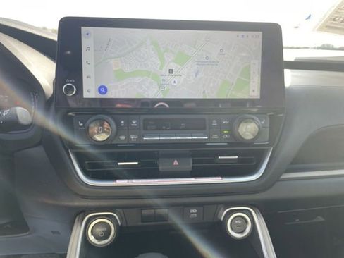 Used 2025 Toyota Grand Highlander AWD Hybrid image 18