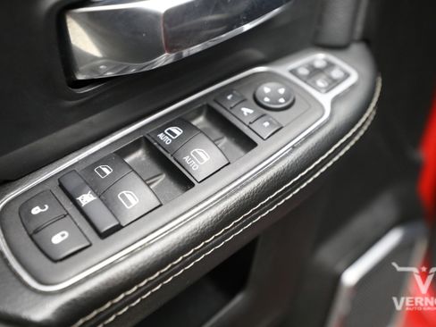 Used 2024 RAM 2500 Laramie w/ Night Edition AWD/4WD image 18