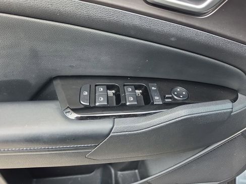 Certified 2024 Kia Sportage EX FWD image 11