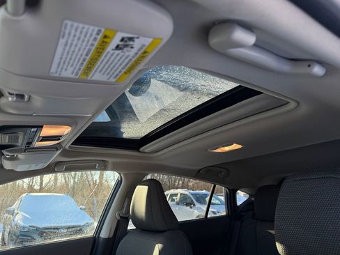 Used 2024 Subaru Crosstrek 2.0i Premium image 11