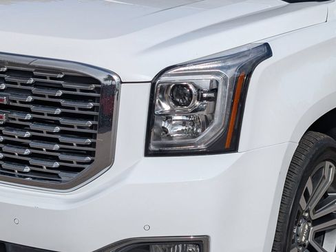 Used 2019 GMC Yukon Denali w/ Denali Ultimate Package AWD/4WD image 10