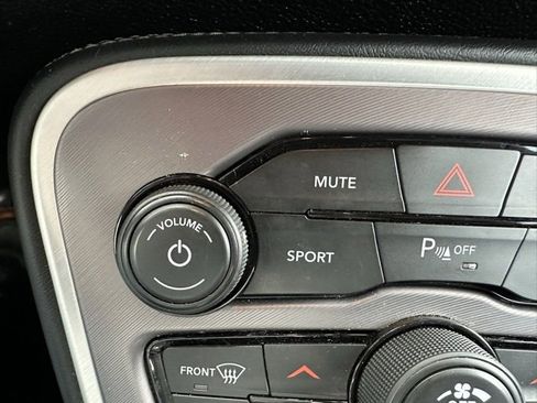 Used 2022 Dodge Challenger GT image 33