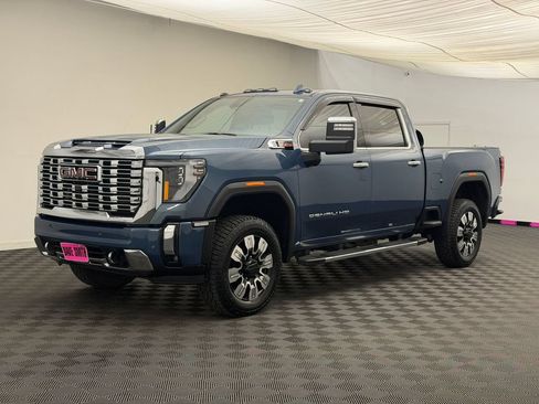 Used 2025 GMC Sierra 2500 Denali w/ Technology Package AWD/4WD image 1