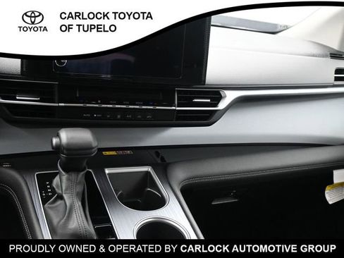 Used 2025 Toyota Sienna LE image 24