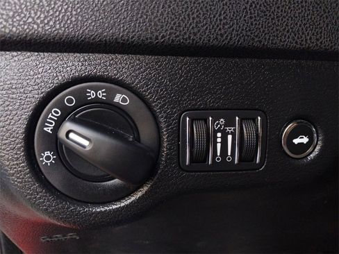 Used 2022 Dodge Charger SXT image 19