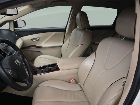 Used 2011 Toyota Venza w/ Premium Pkg #2 image 32