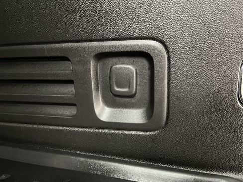 Certified 2023 Chevrolet Traverse LT w/ Midnight/Sport Edition image 33