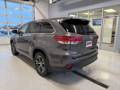 Used 2017 Toyota Highlander Plus image 5