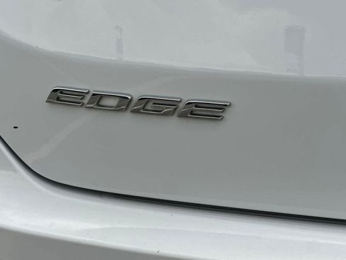 Used 2019 Ford Edge SE w/ Cargo Accessory Package FWD image 27