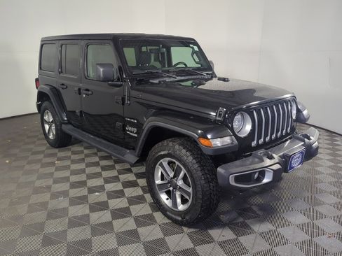Used 2019 Jeep Wrangler Unlimited Sahara w/ Uconnect 4C Nav & Sound Group image 2