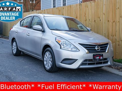Used 2017 Nissan Versa SV image 3