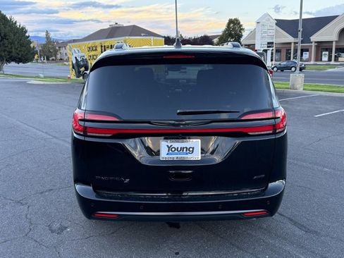 New 2026 Chrysler Pacifica Select w/ S Appearance Package image 7