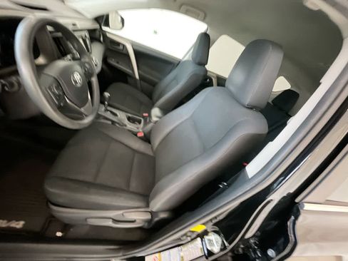 Used 2017 Toyota RAV4 LE AWD/4WD image 11