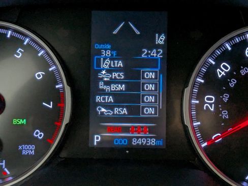 Used 2021 Toyota RAV4 XLE image 29