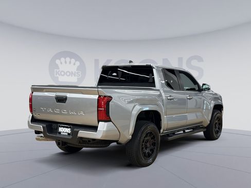 Used 2024 Toyota Tacoma SR5 AWD/4WD image 11