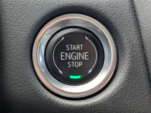 Used 2024 Chevrolet Suburban LT image 31