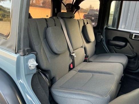 Used 2025 Jeep Wrangler Willys image 20