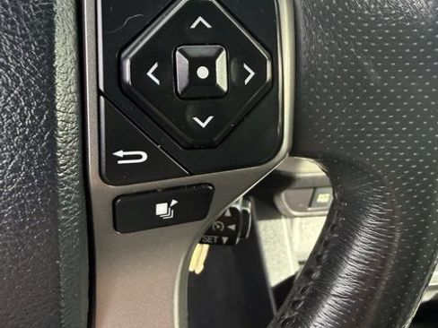 Used 2017 Toyota Tacoma SR5 image 22