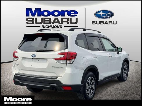 Used 2020 Subaru Forester Premium AWD/4WD image 2