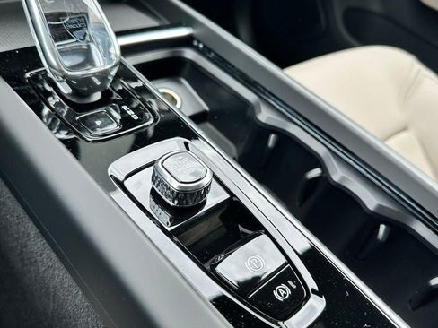 New 2026 Volvo XC60 B5 Plus w/ Protection Package Premier image 18
