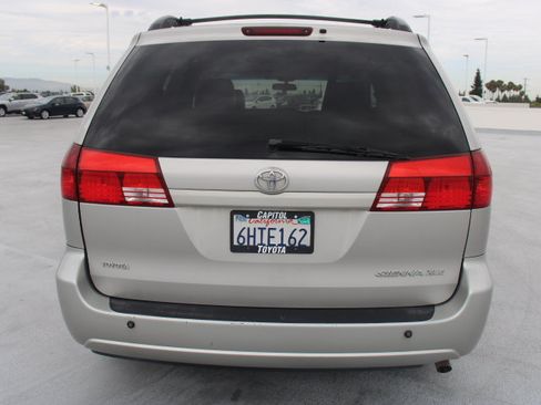 Used 2005 Toyota Sienna XLE FWD image 4