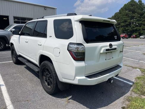 Used 2020 Toyota 4Runner SR5 Premium w/ Moonroof Package AWD/4WD image 3