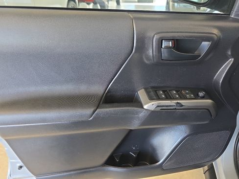 Used 2021 Toyota Tacoma SR5 w/ Trail Edition AWD/4WD image 15