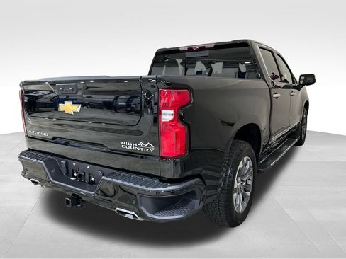 Used 2025 Chevrolet Silverado 1500 High Country w/ Technology Package AWD/4WD image 6