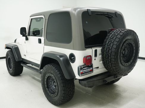 Used 2005 Jeep Wrangler Rubicon w/ Security Group AWD/4WD image 6
