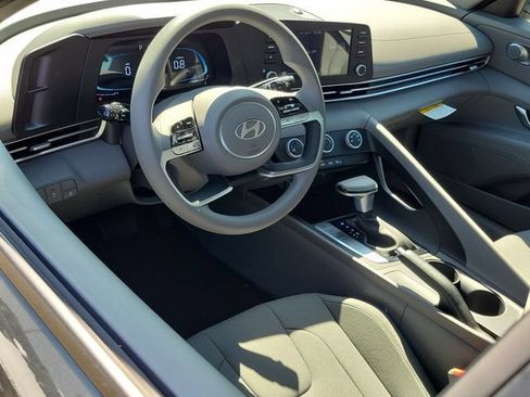 New 2026 Hyundai Elantra SE FWD image 5