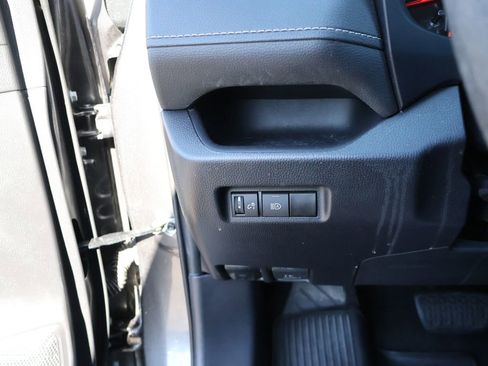Used 2021 Toyota RAV4 LE AWD/4WD image 26