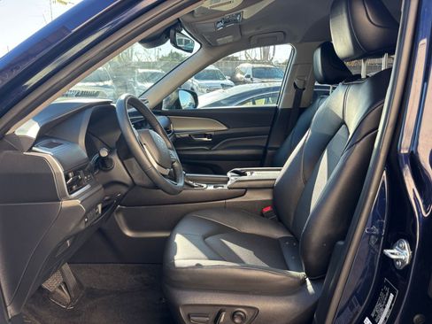 Used 2025 Toyota Grand Highlander XLE image 28