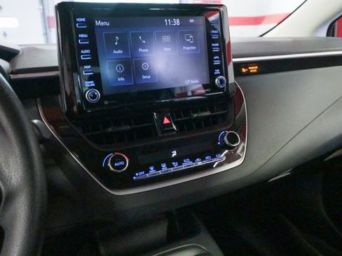 Used 2022 Toyota Corolla LE image 18